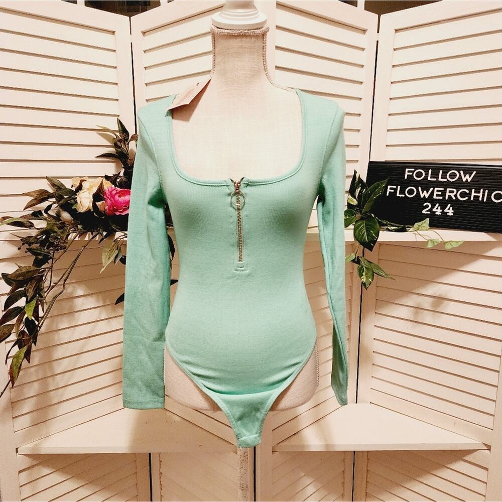 MISSGUIDED GREEN NEW 6P ZIP FRONT BODYSUIT